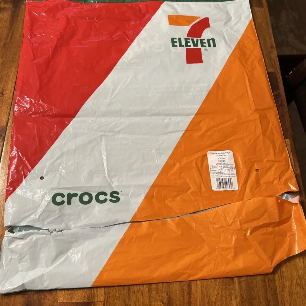 7-ELEVEN 711 X CROCS*Mega Crush Special Collectors Editn. w/Jibbitz*US W7/M5*NWT - Picture 7 of 12